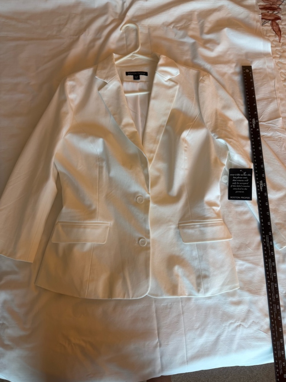White Boston Proper fitted blazer.  Size 14 / L. NWT.